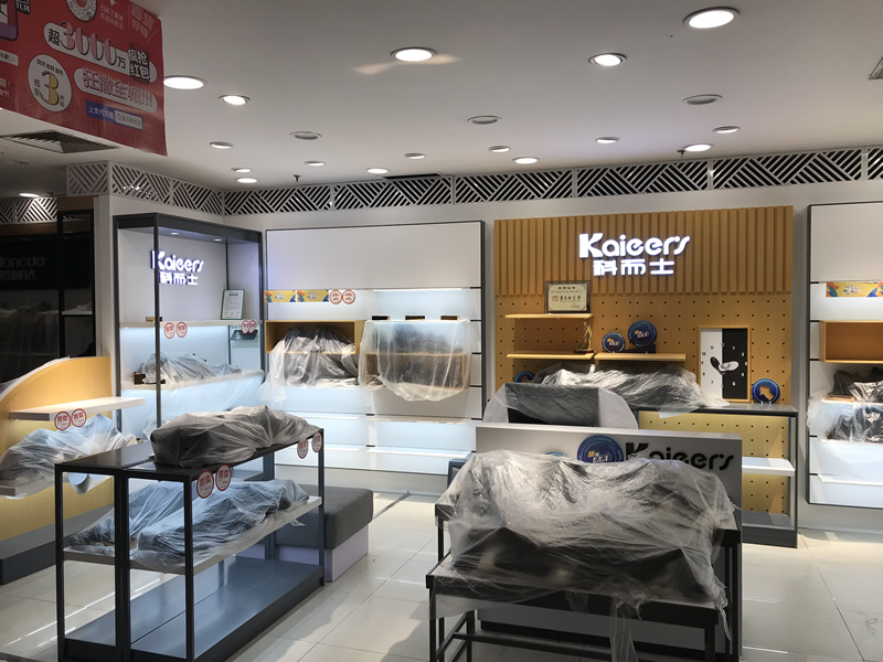 商業展柜:品牌視覺營銷的核心載體